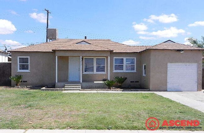 2112 Barnett St in Bakersfield, CA - Building Photo - Building Photo