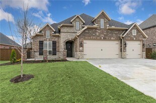 1600 SW Montrose Ave in Bentonville, AR - Building Photo