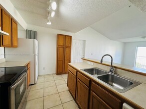 9907 Westwood Dr in Tamarac, FL - Building Photo - Building Photo