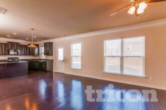 1040 Merrick Rd in Hendersonville, TN - Foto de edificio - Building Photo