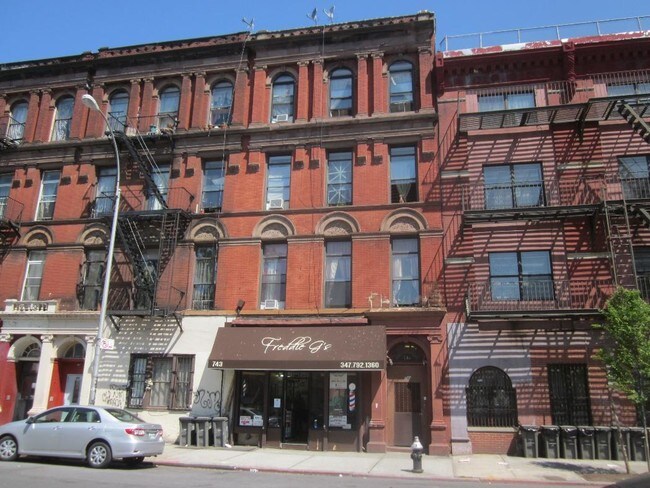 743 Dekalb Ave in Brooklyn, NY - Building Photo - Building Photo