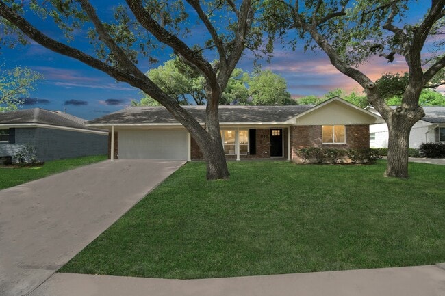 5010 Creekbend Dr
