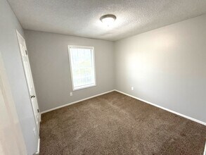 3073 McVay Trail Dr in Memphis, TN - Building Photo - Building Photo