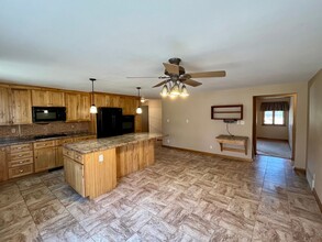 247351 County Rd W in Merrill, WI - Foto de edificio - Building Photo