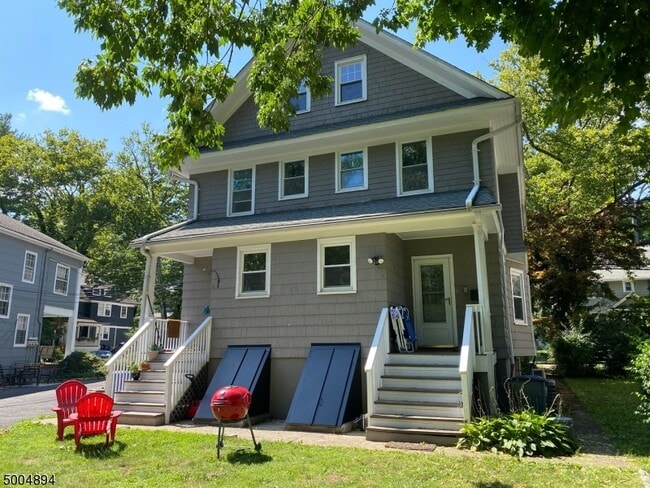 52 Dunnell Rd in Maplewood, NJ - Building Photo - Building Photo
