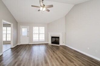 5086 Jon Oak Dr in Arlington, TN - Building Photo - Building Photo