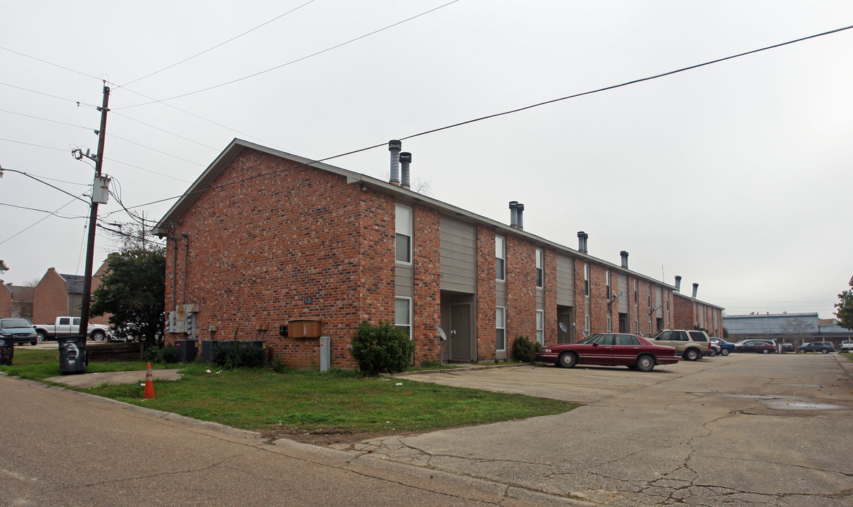 1835 Ryder Dr in Baton Rouge, LA - Foto de edificio