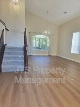 6421 Noble House Ct in Elk Grove, CA - Foto de edificio - Building Photo