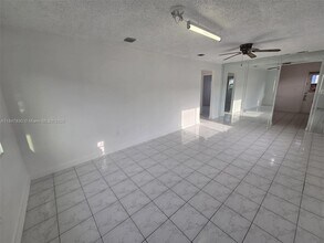 882 NW 26th Ave in Miami, FL - Building Photo - Building Photo