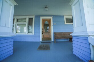 5114 SE Holgate Blvd in Portland, OR - Foto de edificio - Building Photo