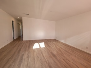 589 Roja Dr in Oceanside, CA - Building Photo - Building Photo