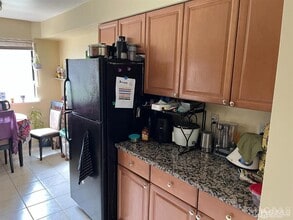 915 Edison Glen Terrace in Edison, NJ - Building Photo - Building Photo