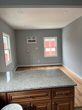 41 Henry St, Unit 41 Henry 2nd fl in Haledon, NJ - Foto de edificio - Building Photo