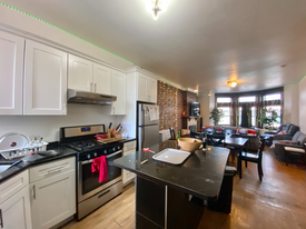 526 Harvard St, Unit 1 in Brookline, MA - Building Photo