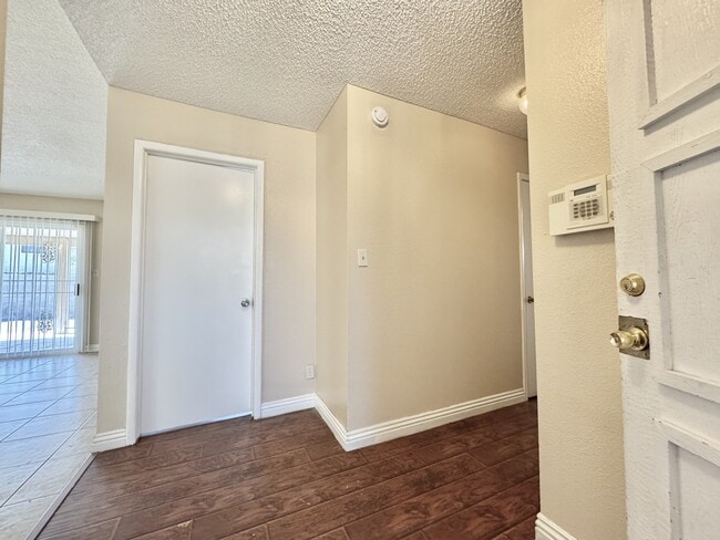 3845 E Arizona Ave in Las Vegas, NV - Building Photo - Building Photo