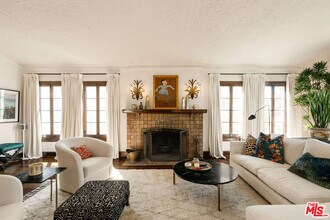 144 S Orange Dr in Los Angeles, CA - Building Photo - Building Photo