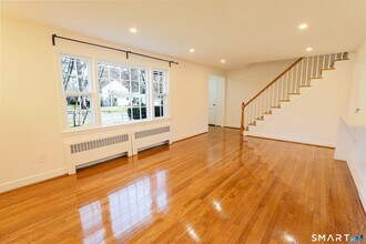 105 Hyde Rd in West Hartford, CT - Building Photo - Building Photo