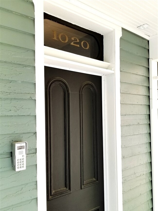 1020 W Wayne St in Fort Wayne, IN - Foto de edificio - Building Photo