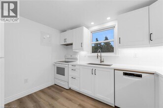 2 Wardrope Ave in Hamilton, ON - Building Photo - Building Photo