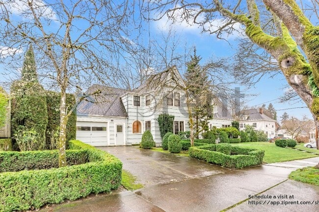 3010 SE Lambert St in Portland, OR - Building Photo - Building Photo