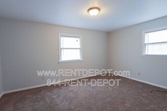 2947 Ravenswood Dr in Evansville, IN - Building Photo - Building Photo