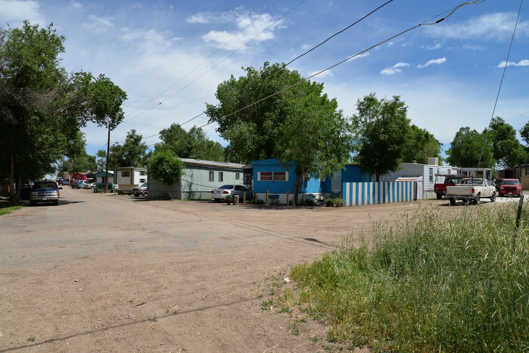 8715-8721 Xenia St in Commerce City, CO - Building Photo