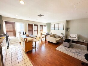 1 Davenport St, Unit 10 in Cambridge, MA - Foto de edificio - Building Photo