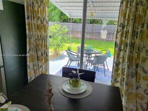 2741 NE 16th Ave in Wilton Manors, FL - Building Photo - Building Photo