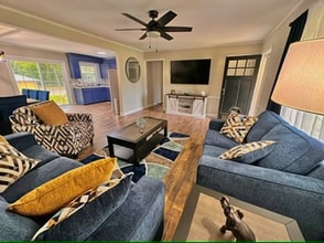 1101 Broad Creek Rd in New Bern, NC - Foto de edificio - Building Photo