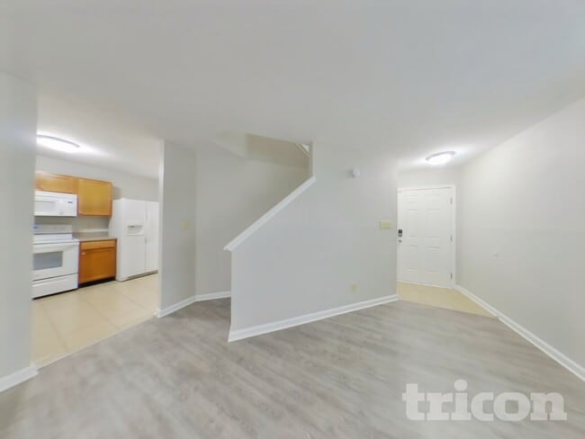 1296 Edgewater Dr in Greenwood, IN - Foto de edificio - Building Photo