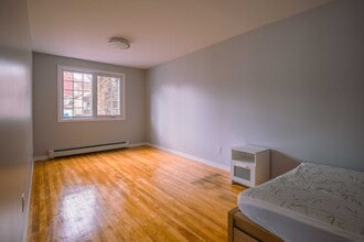 Furnished Rooms for Rent – All-Inclusive – Near Downtown Ottawa - Heart of Hull! in Gatineau, QC - Building Photo - Building Photo