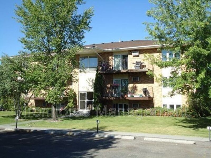 811 W Villard St in Bozeman, MT - Foto de edificio