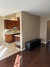 335 Cedar Ave in Long Beach, CA - Building Photo - Building Photo