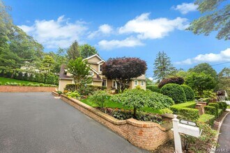 4 2nd St in Woodbury, NY - Building Photo - Building Photo