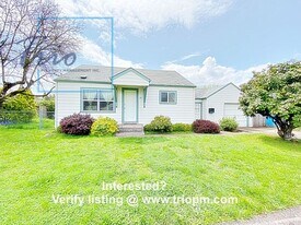 825 N St in Springfield, OR - Building Photo