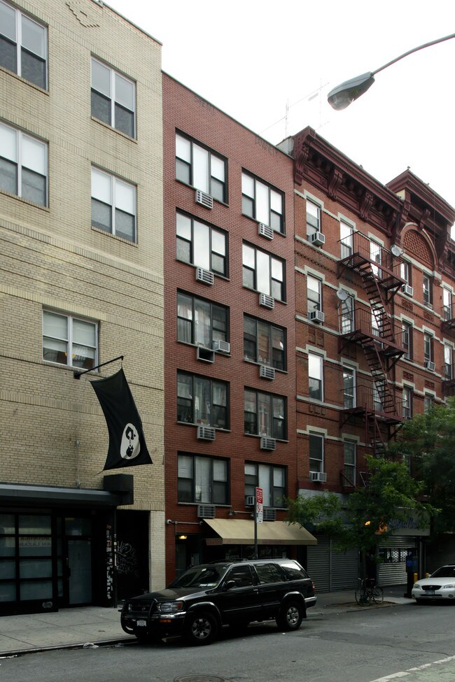 126 Rivington St in New York, NY - Building Photo - Building Photo