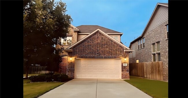 property at 2449 Avalon Ct
