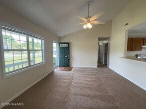 202 Dayrell Dr in Hubert, NC - Building Photo - Building Photo