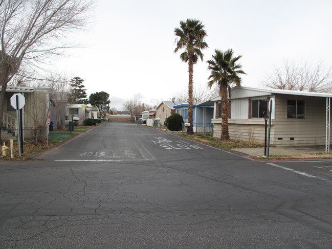 Mountain View Estates in Palmdale, CA - Building Photo - Building Photo