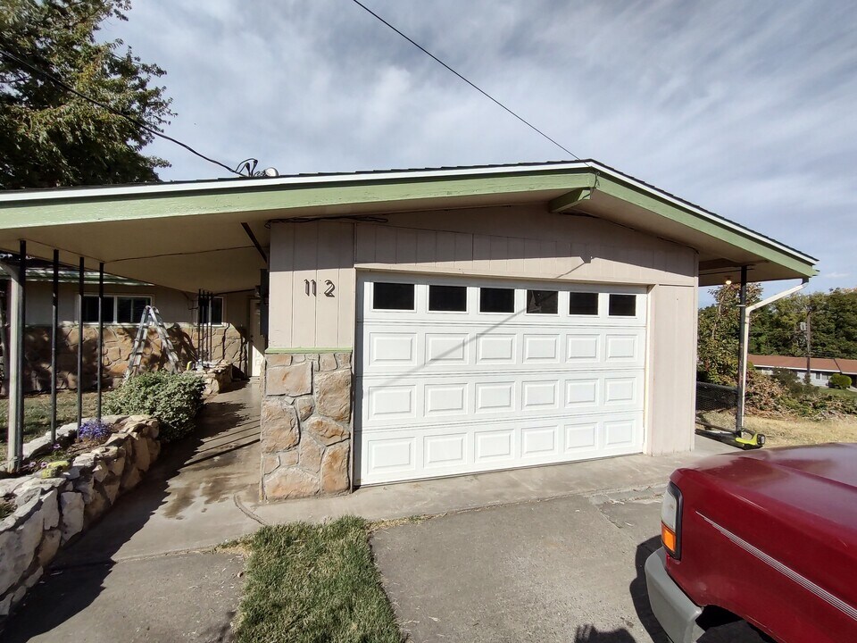 1112 SE Cotter Pl in College Place, WA - Building Photo