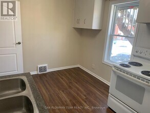 54 Ritson Rd S in Oshawa, ON - Building Photo - Building Photo