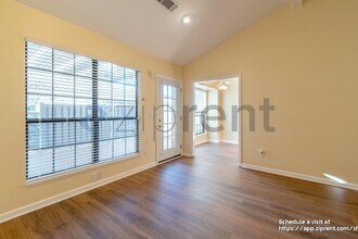 8533 Sawyer Brown Rd in Nashville, TN - Building Photo - Building Photo