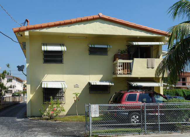 1245 SW 5th St in Miami, FL - Building Photo - Building Photo