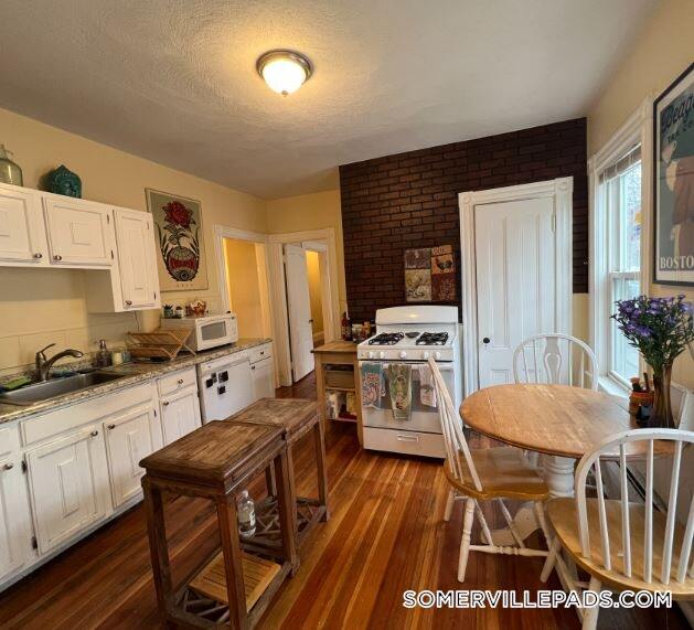 2 Gilson Terrace in Somerville, MA - Building Photo - Building Photo