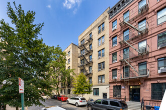 137 W 137th St in New York, NY - Building Photo - Primary Photo