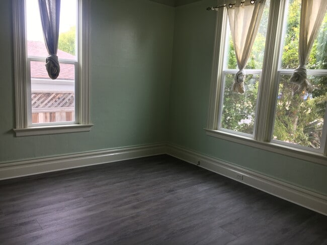 203 Younglove Ave in Santa Cruz, CA - Foto de edificio - Building Photo