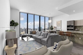 801 S Miami Ave in Miami, FL - Building Photo - Building Photo