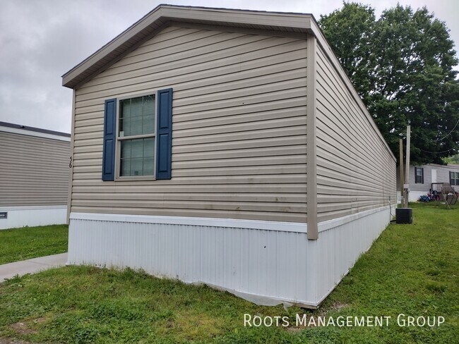12700 Colby Lake Rd in Laingsburg, MI - Building Photo - Building Photo