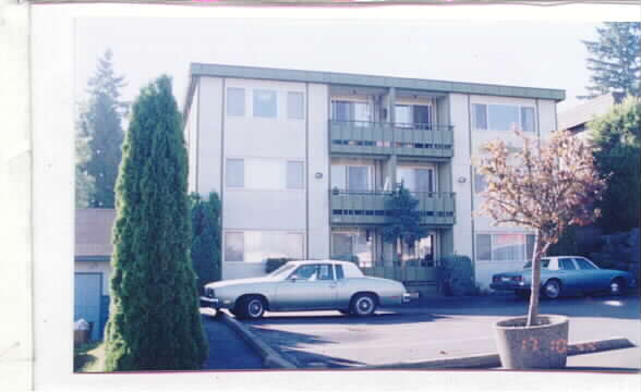 Landmarc I in Burien, WA - Building Photo - Building Photo