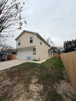 5400 Pine Ave in Pasadena, TX - Building Photo